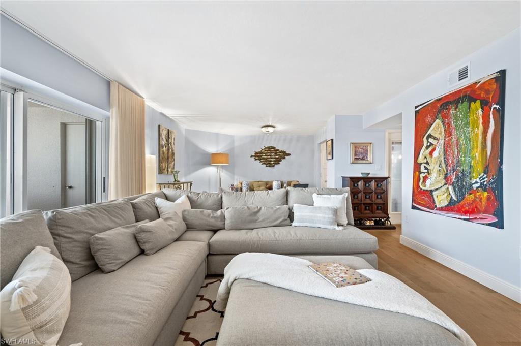 3951 Gulf Shore BLVD N 703