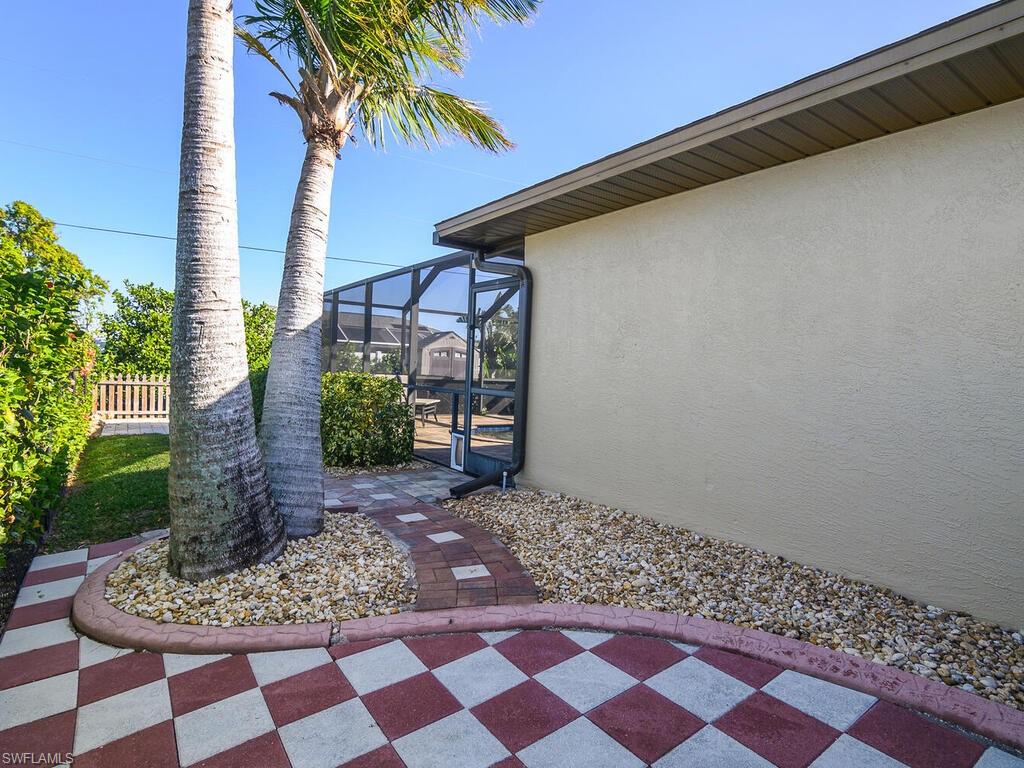 2713 SW 13th AVE