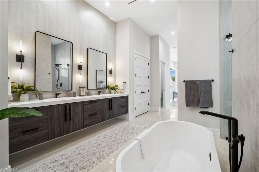 127 SW 56th TER