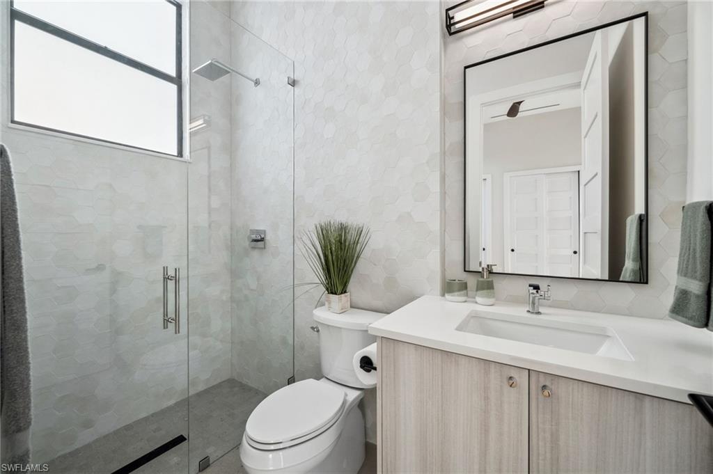 127 SW 56th TER