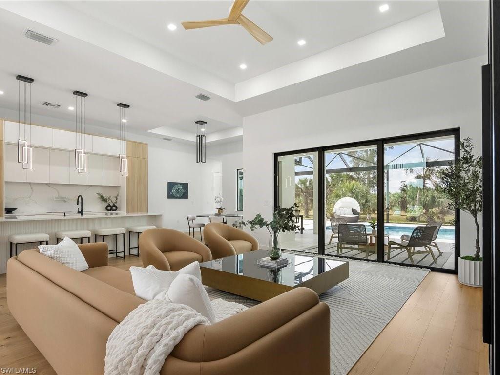 424 Shady Hollow BLVD W