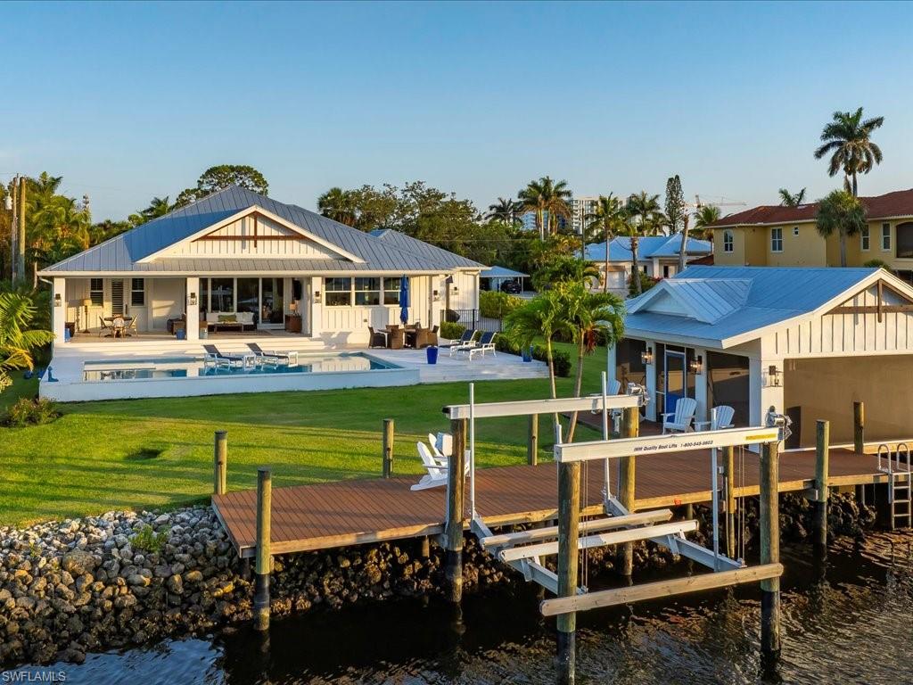 2195 Harbor RD
