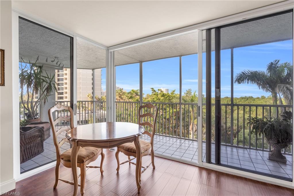 5550 Heron Point DR # 302