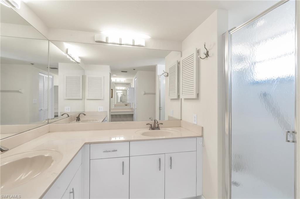 5550 Heron Point DR # 302