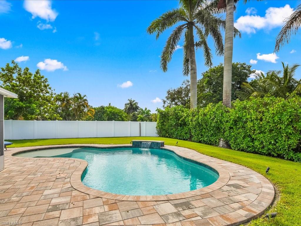 2680 Longboat DR