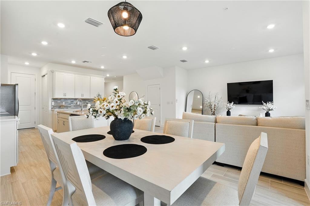 4349 SONOMA OAKS CIR