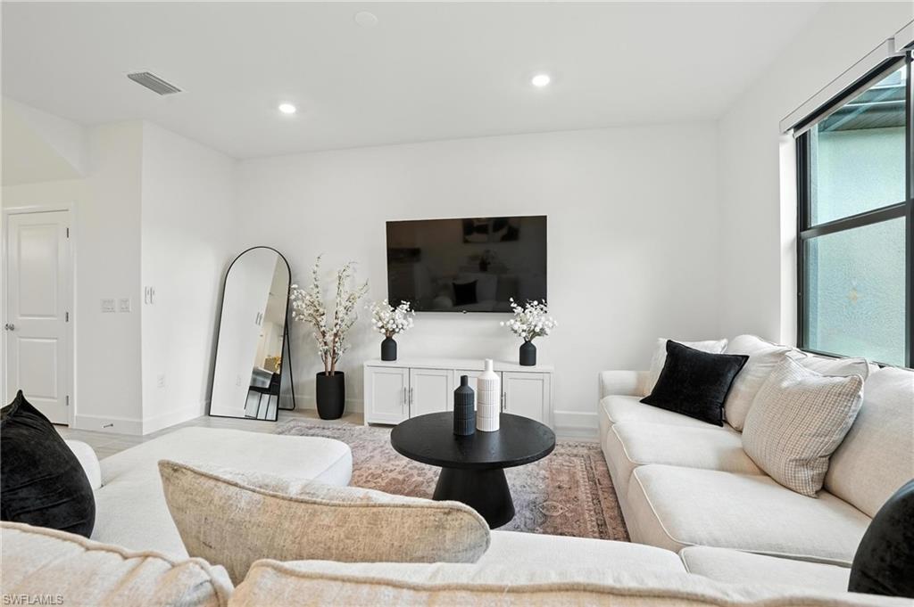 4349 SONOMA OAKS CIR