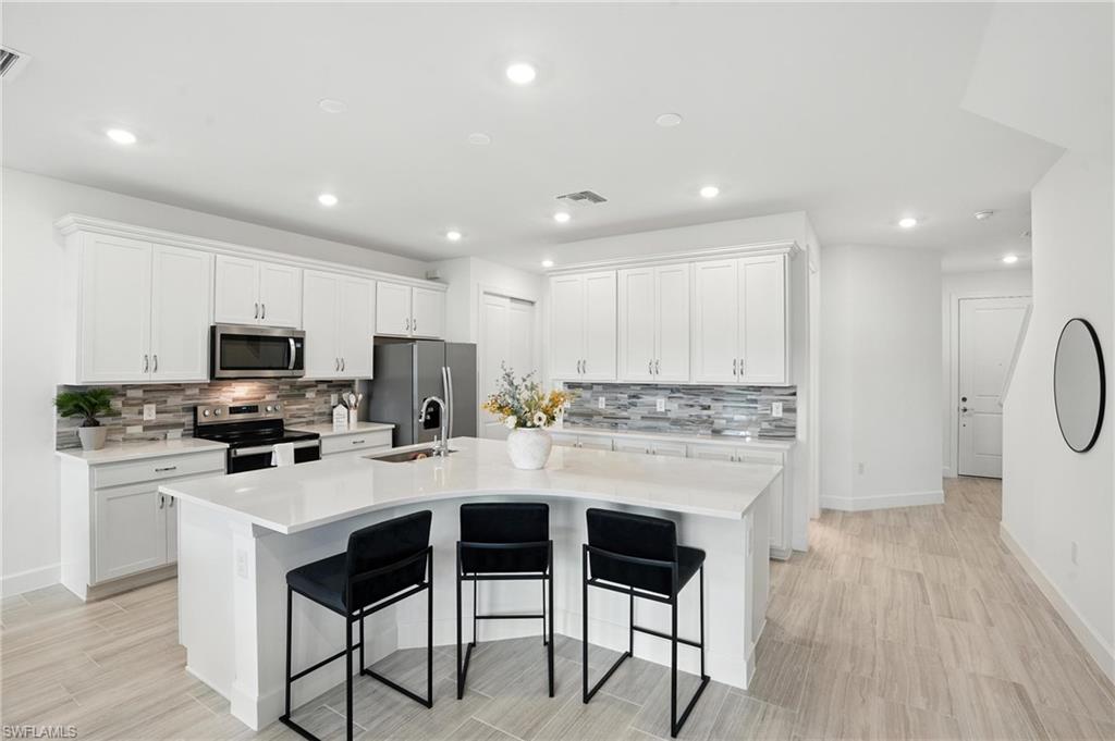 4349 SONOMA OAKS CIR