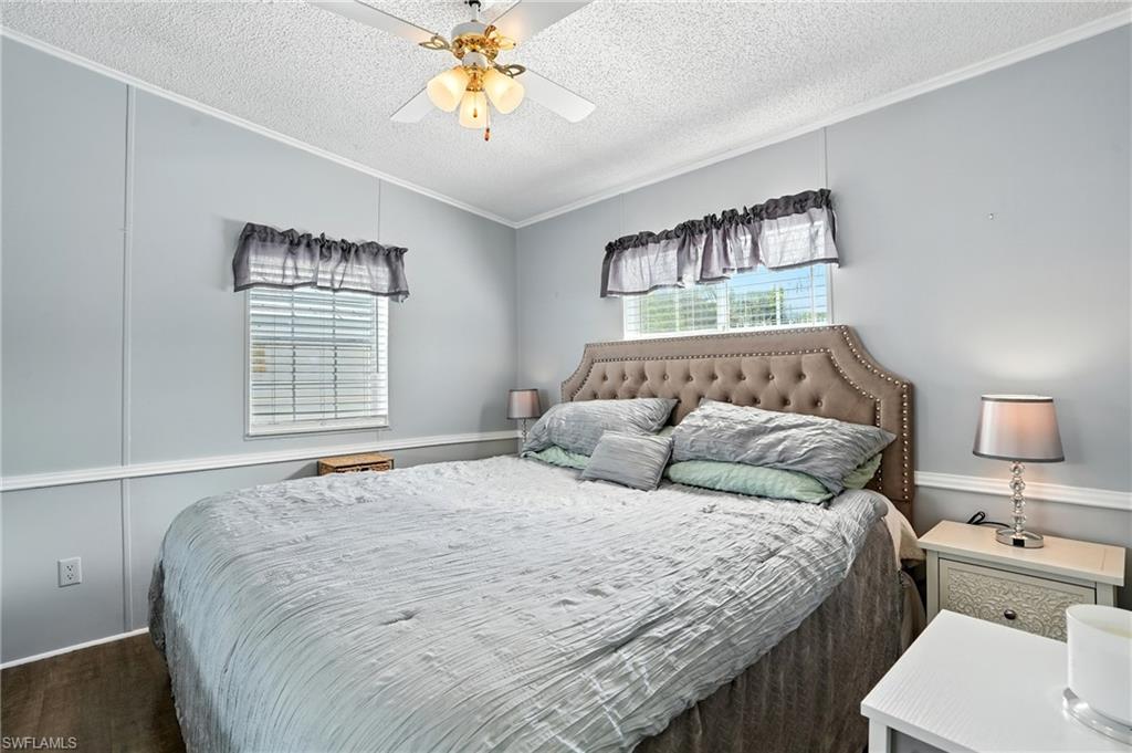 1041 Crystal Lake DR