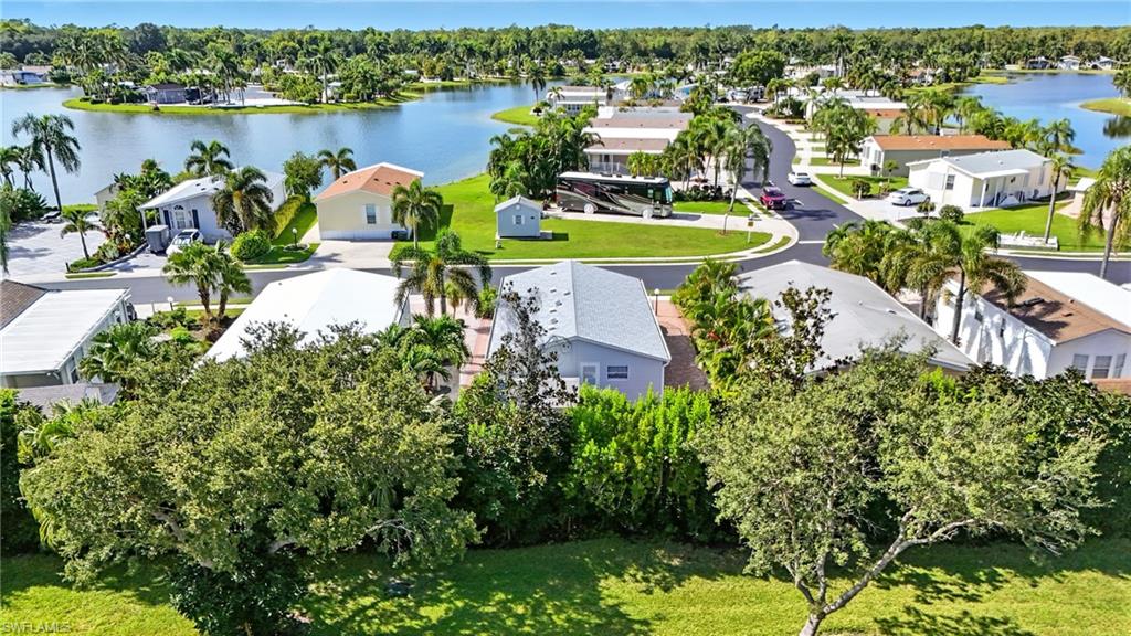1041 Crystal Lake DR
