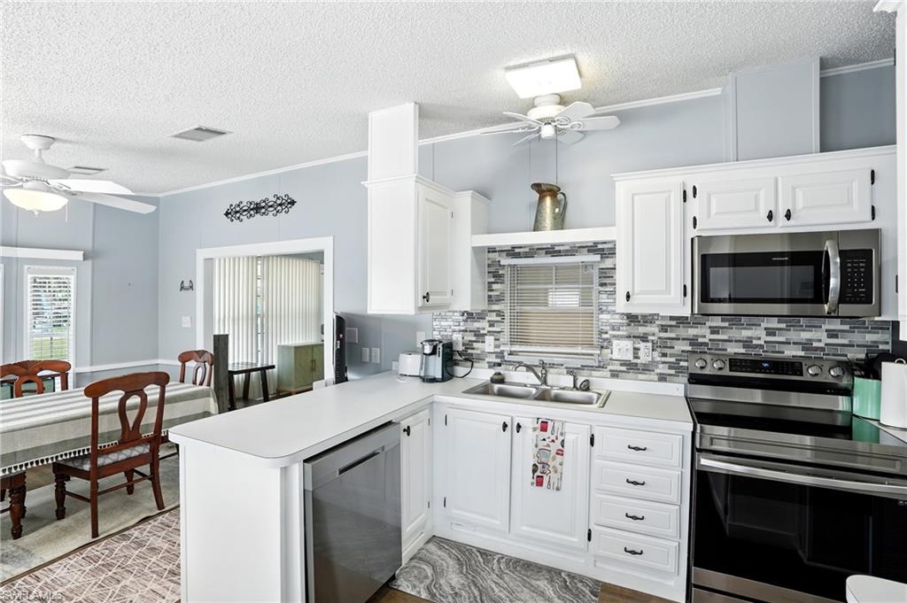 1041 Crystal Lake DR