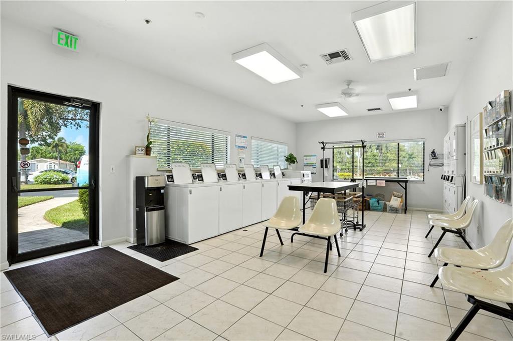 4052 Crystal Lake DR