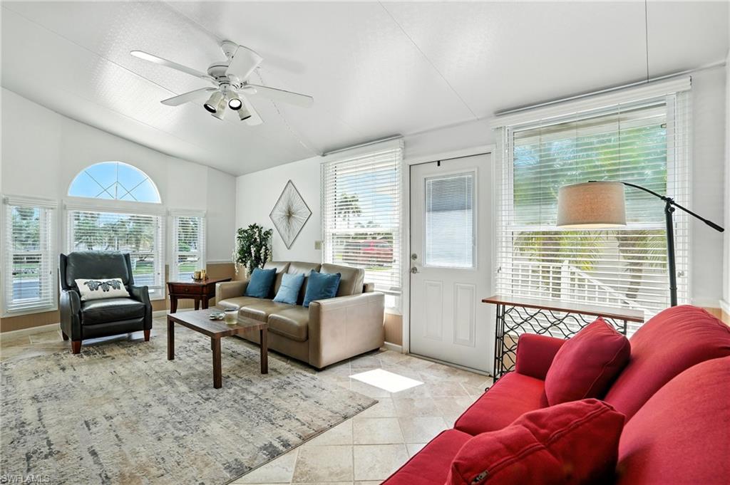4052 Crystal Lake DR