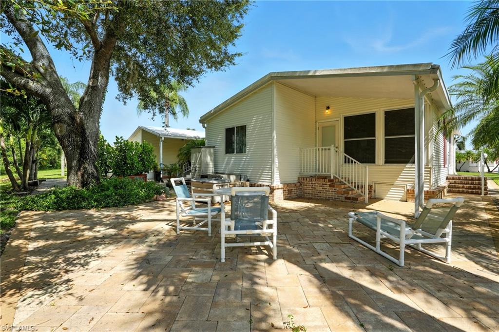 4052 Crystal Lake DR