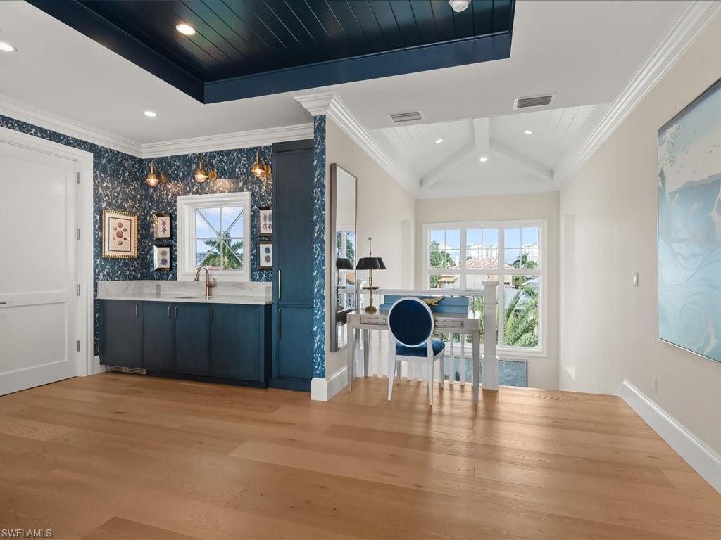 360 Heron AVE