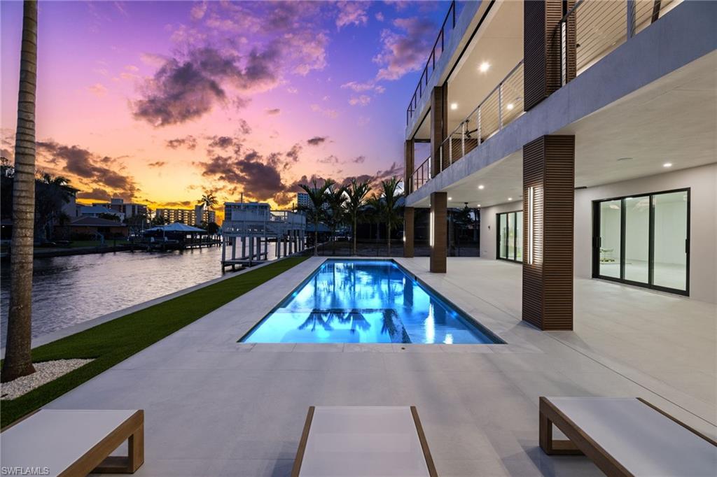 256 Trade Winds AVE