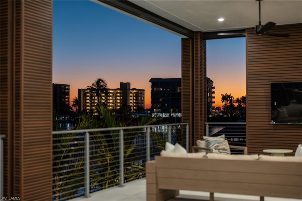 256 Trade Winds AVE