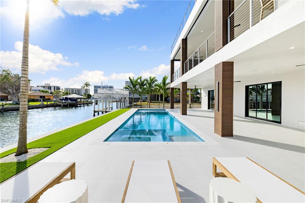 256 Trade Winds AVE