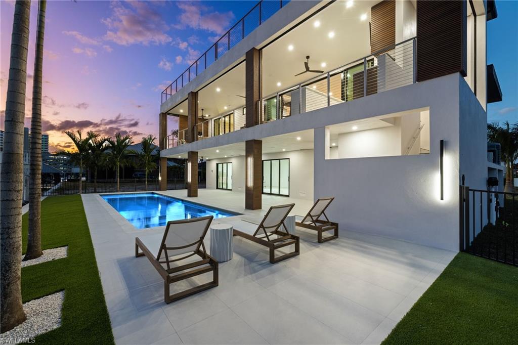256 Trade Winds AVE