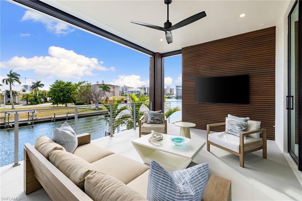 256 Trade Winds AVE