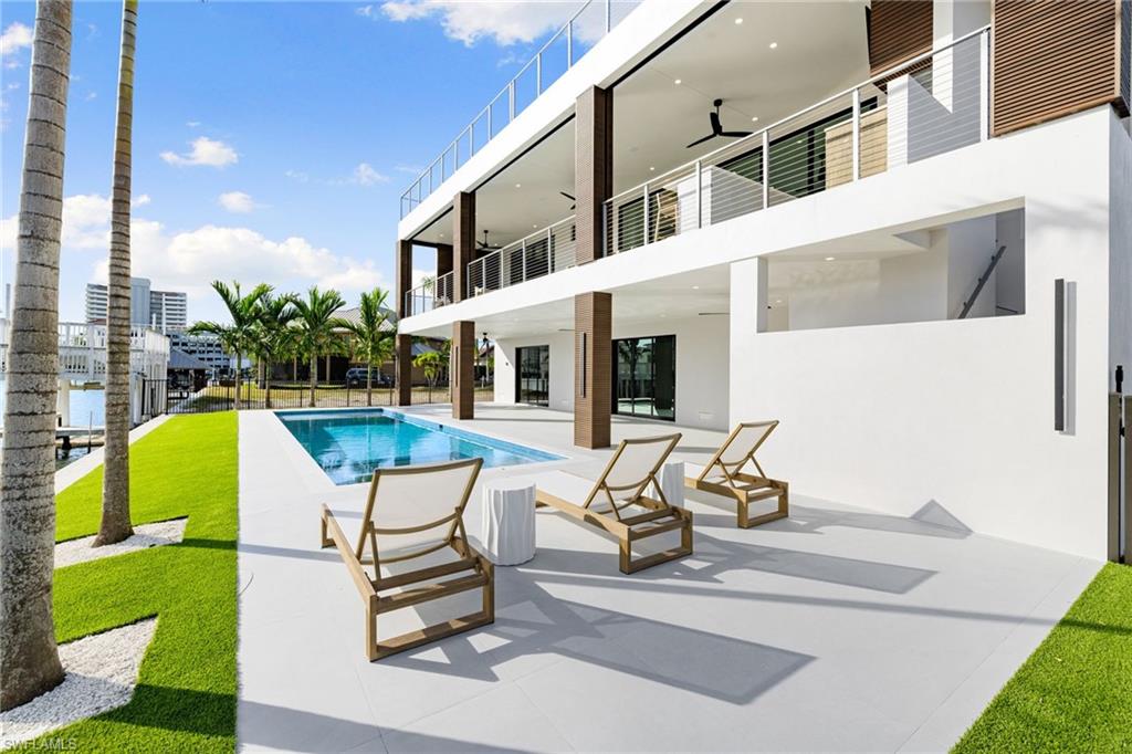 256 Trade Winds AVE