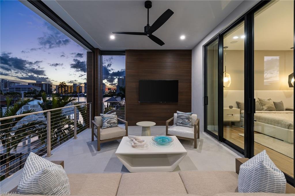256 Trade Winds AVE