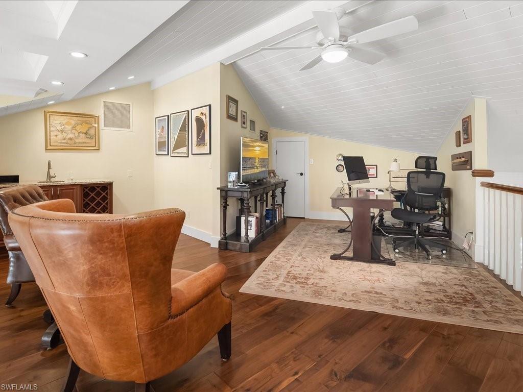 624 Ridge DR