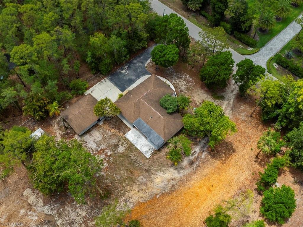 6940 Bottlebrush LN