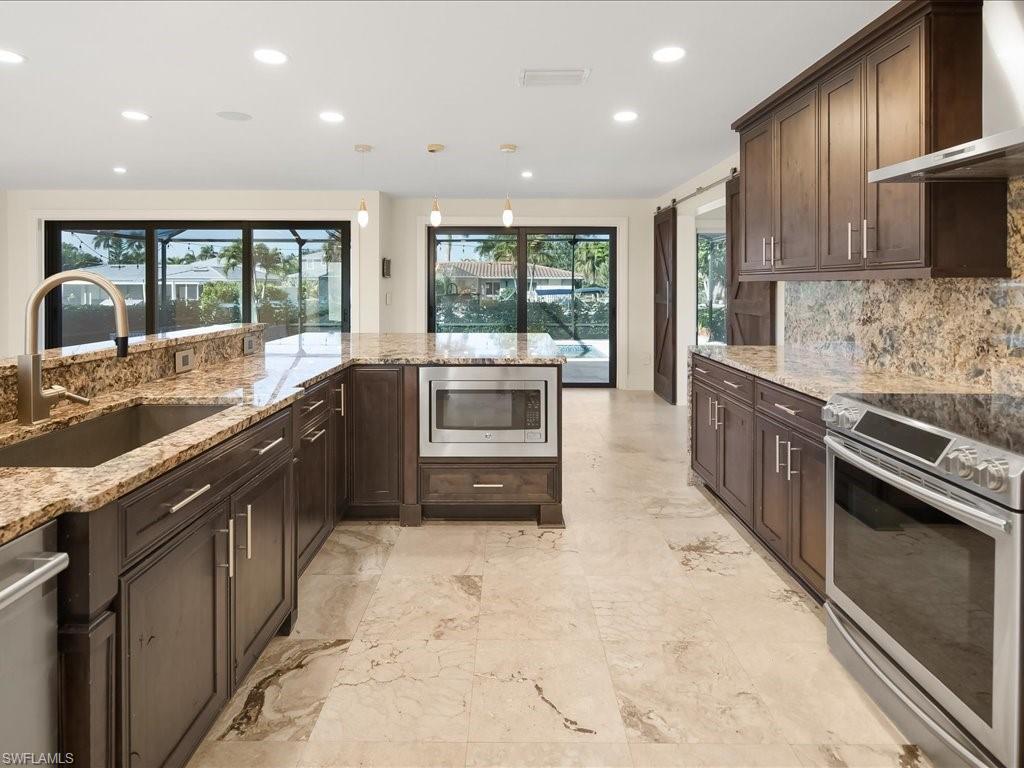 27080 Flossmoor DR