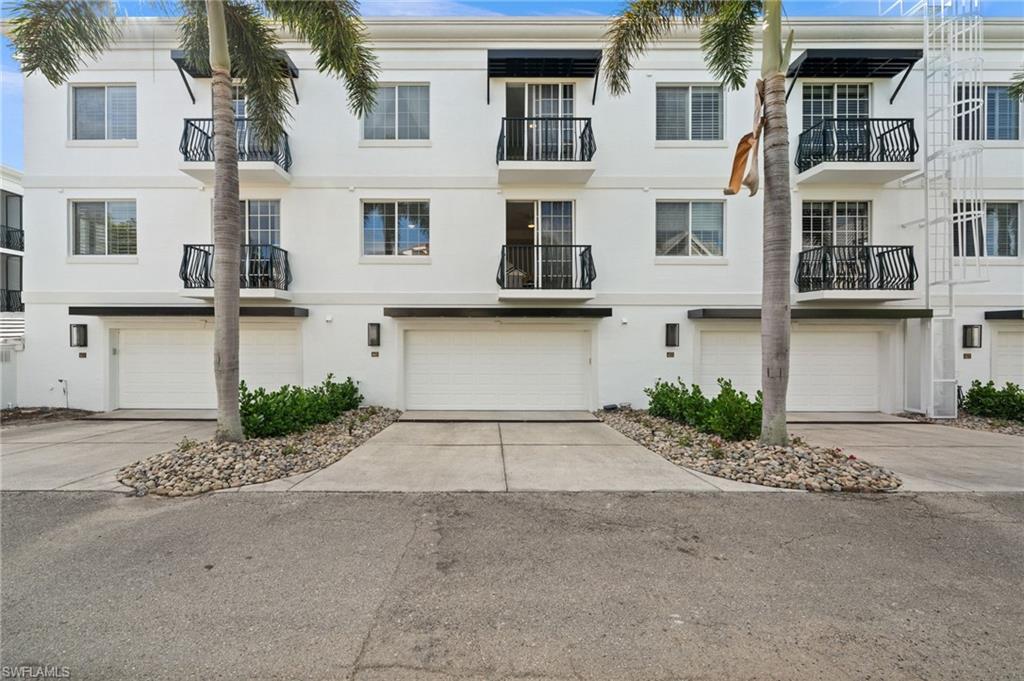 441 4th AVE S 304