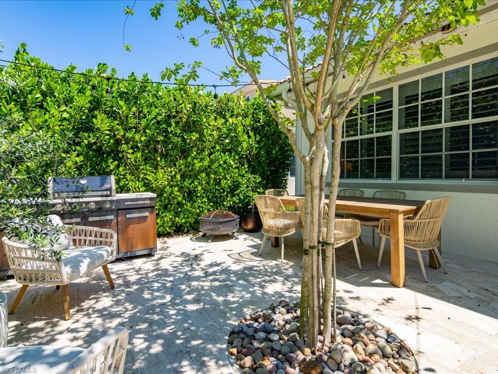 16196 Parque LN