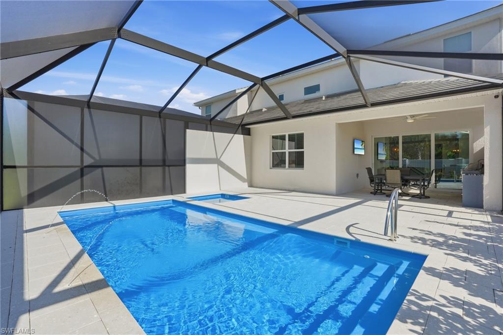 9194 Cayman DR