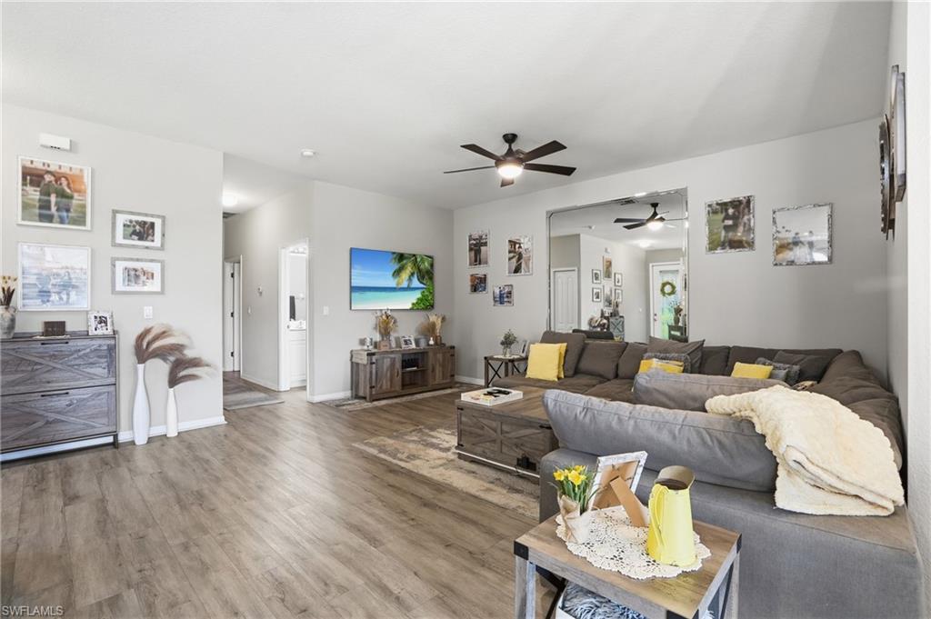 20038 Serre DR