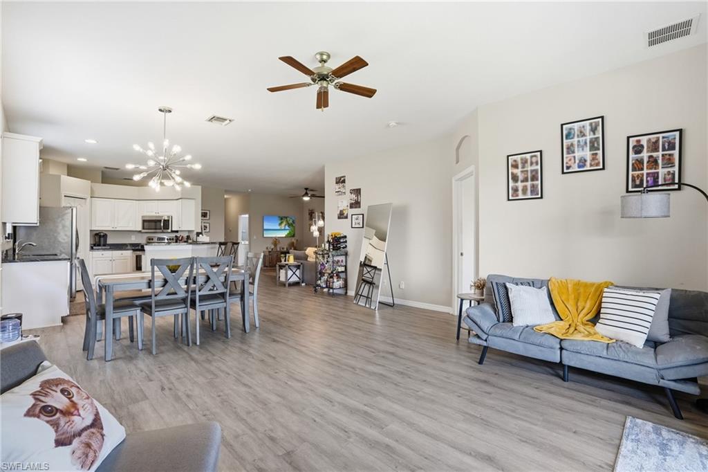 20038 Serre DR