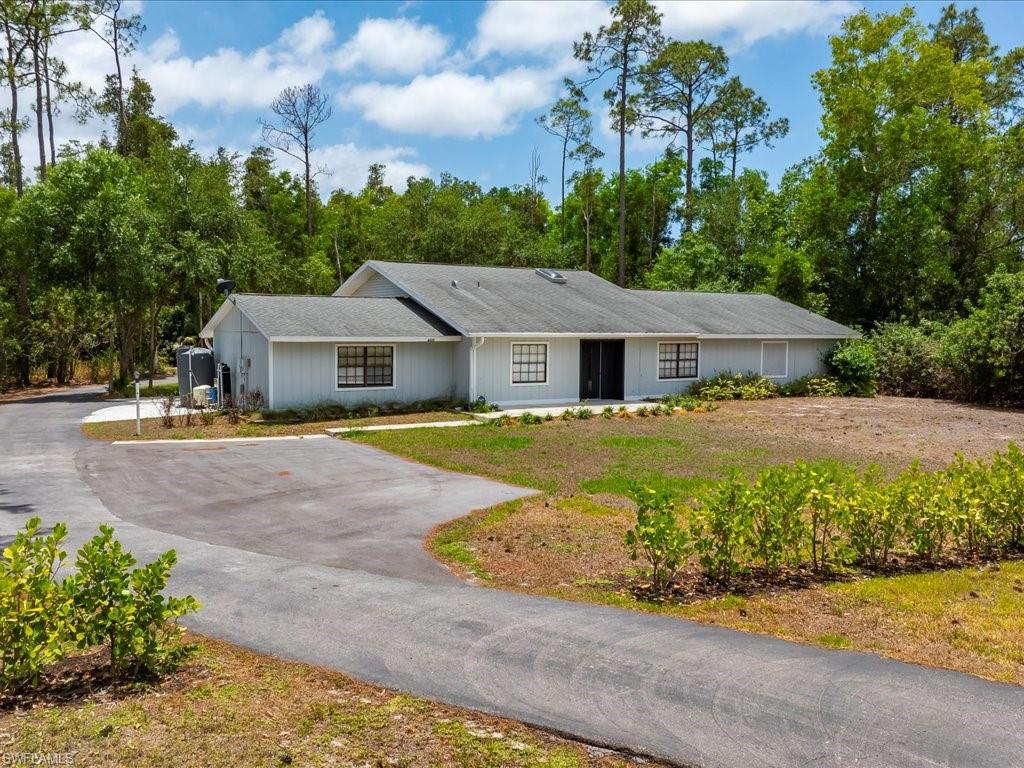 6800 Bottlebrush LN