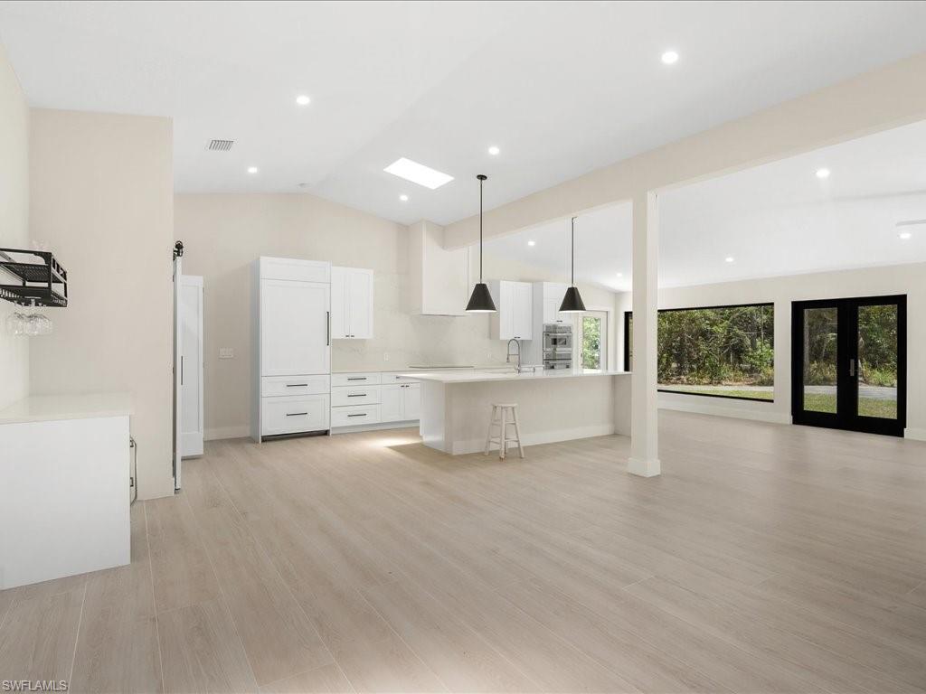 6800 Bottlebrush LN