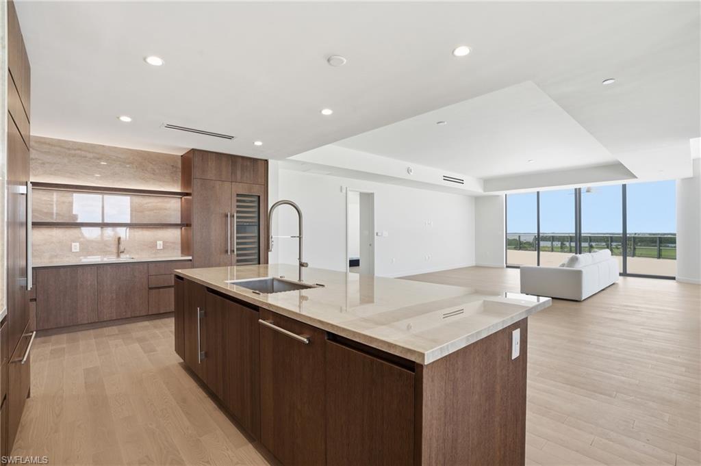 5100 Seagrass BLVD 201