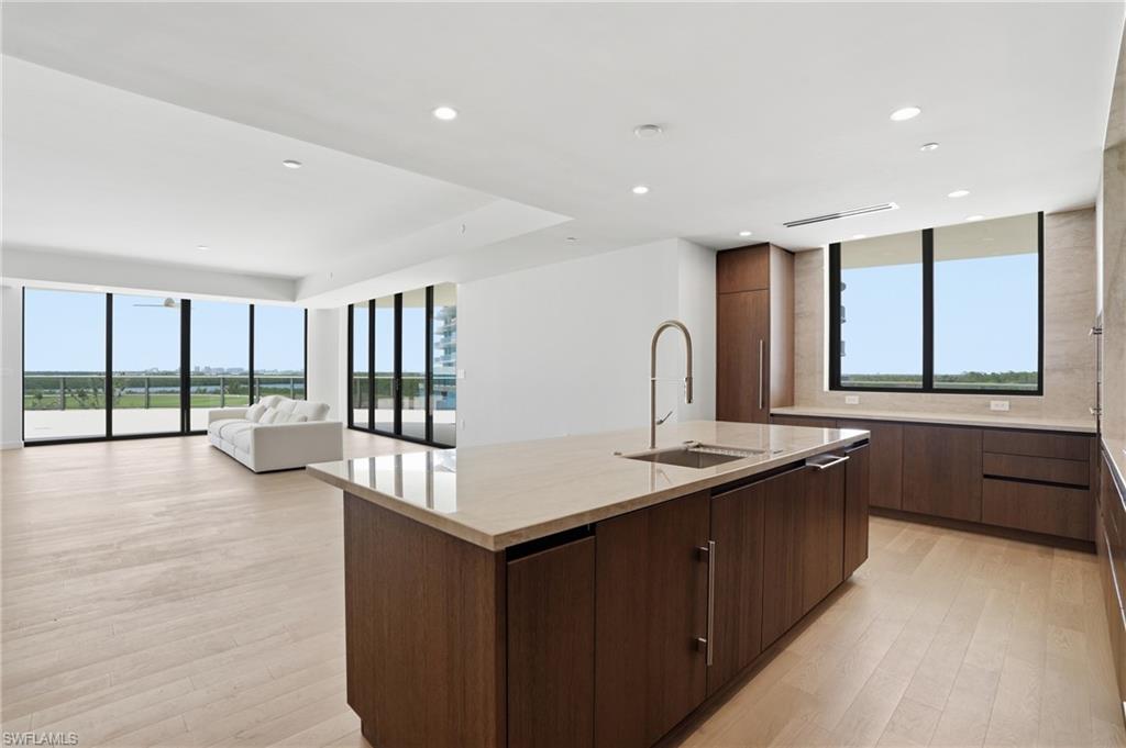5100 Seagrass BLVD 201