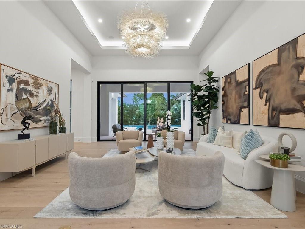 500 Ridge DR