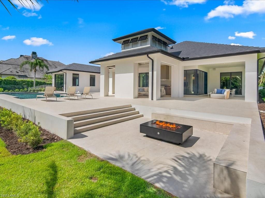 500 Ridge DR