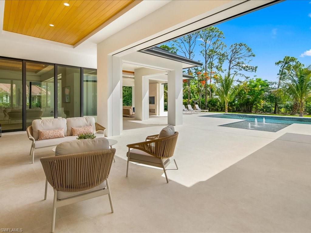 500 Ridge DR