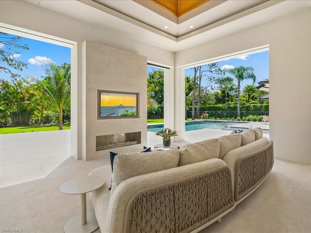 500 Ridge DR