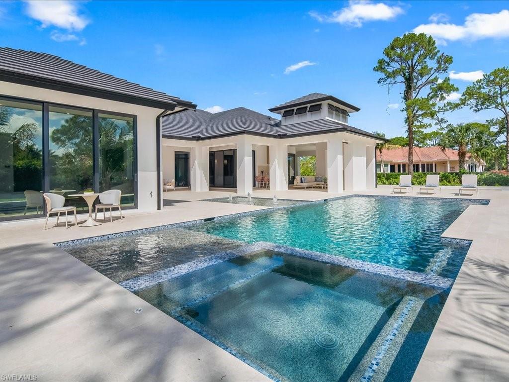 500 Ridge DR