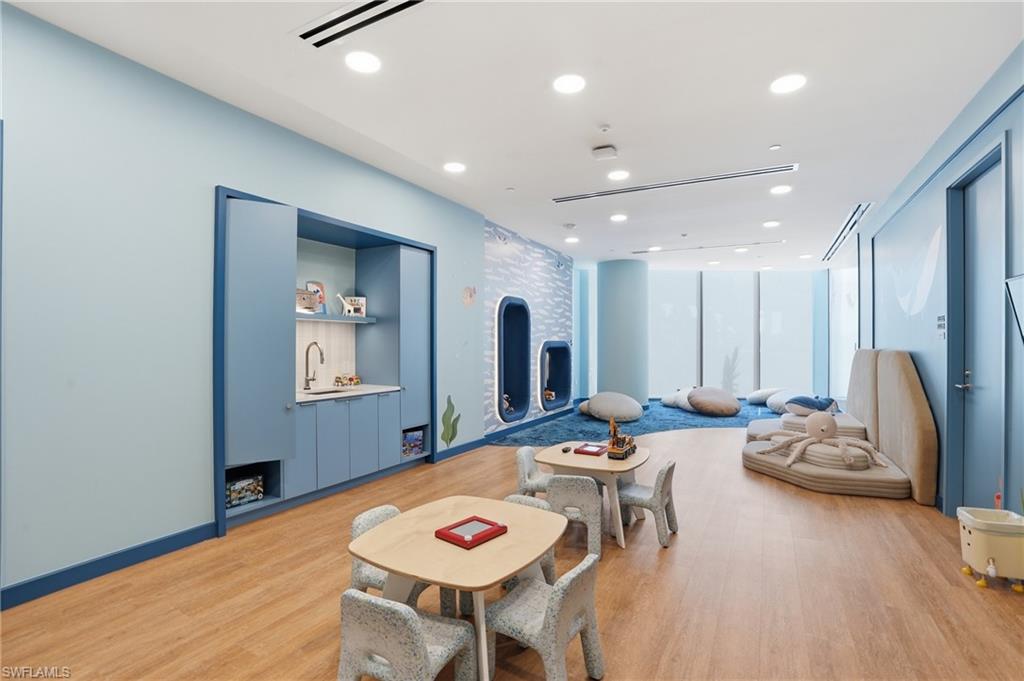 5100 Seagrass BLVD 201