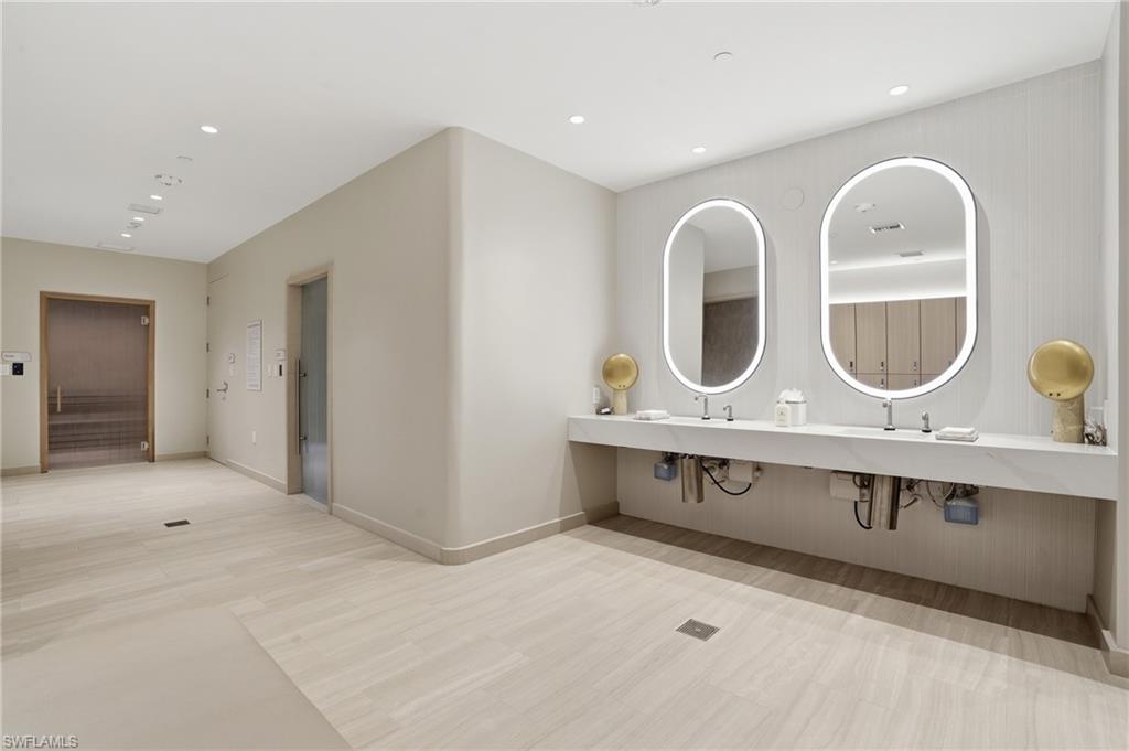 5100 Seagrass BLVD 201