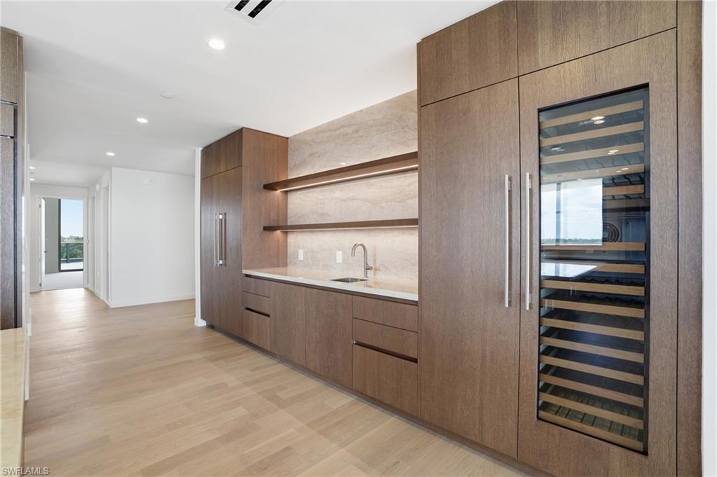 5100 Seagrass BLVD 201