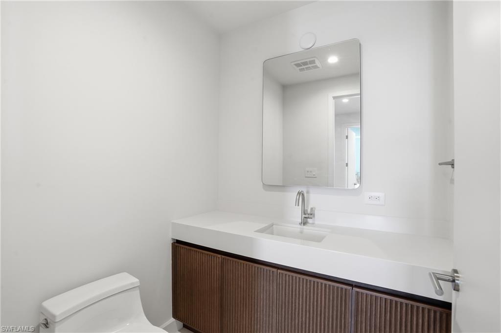 5100 Seagrass BLVD 201