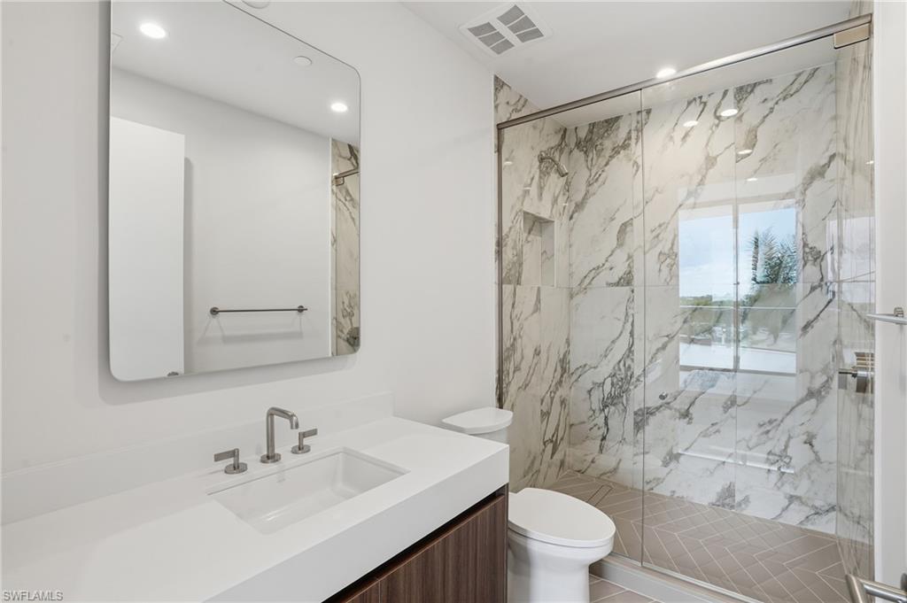 5100 Seagrass BLVD 201
