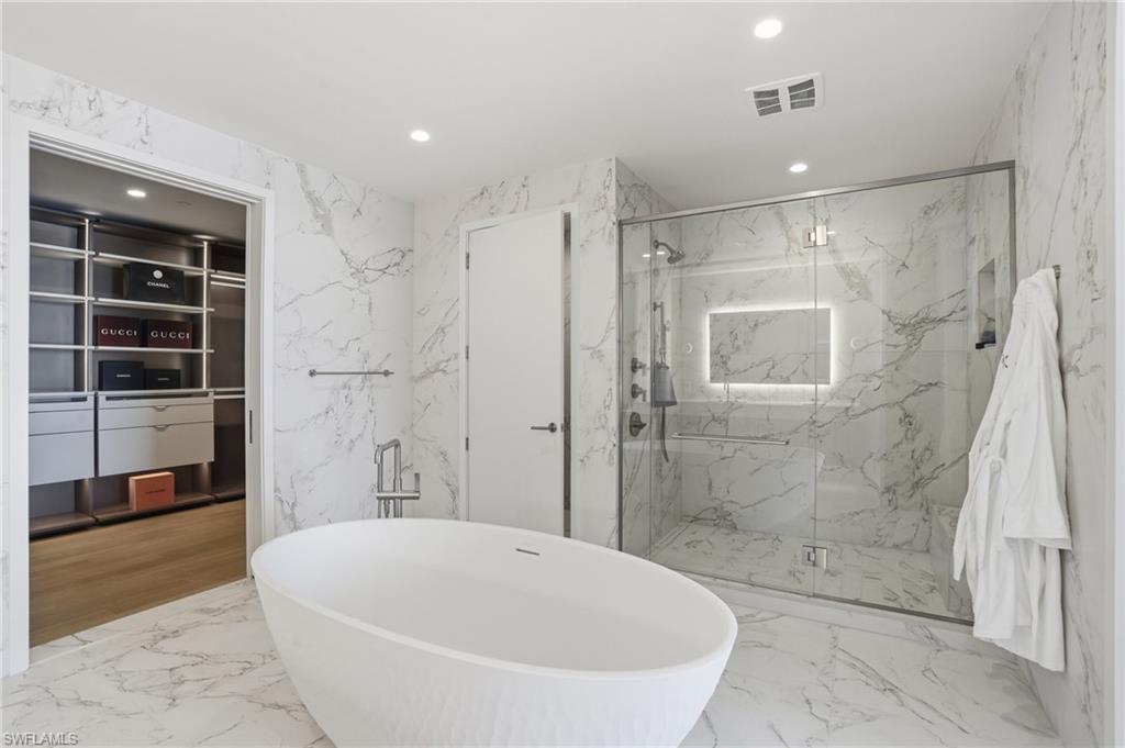 5100 Seagrass BLVD 201