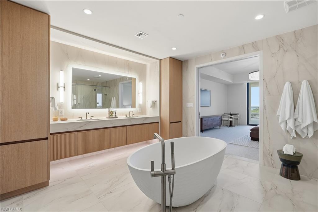 5100 Seagrass BLVD 306